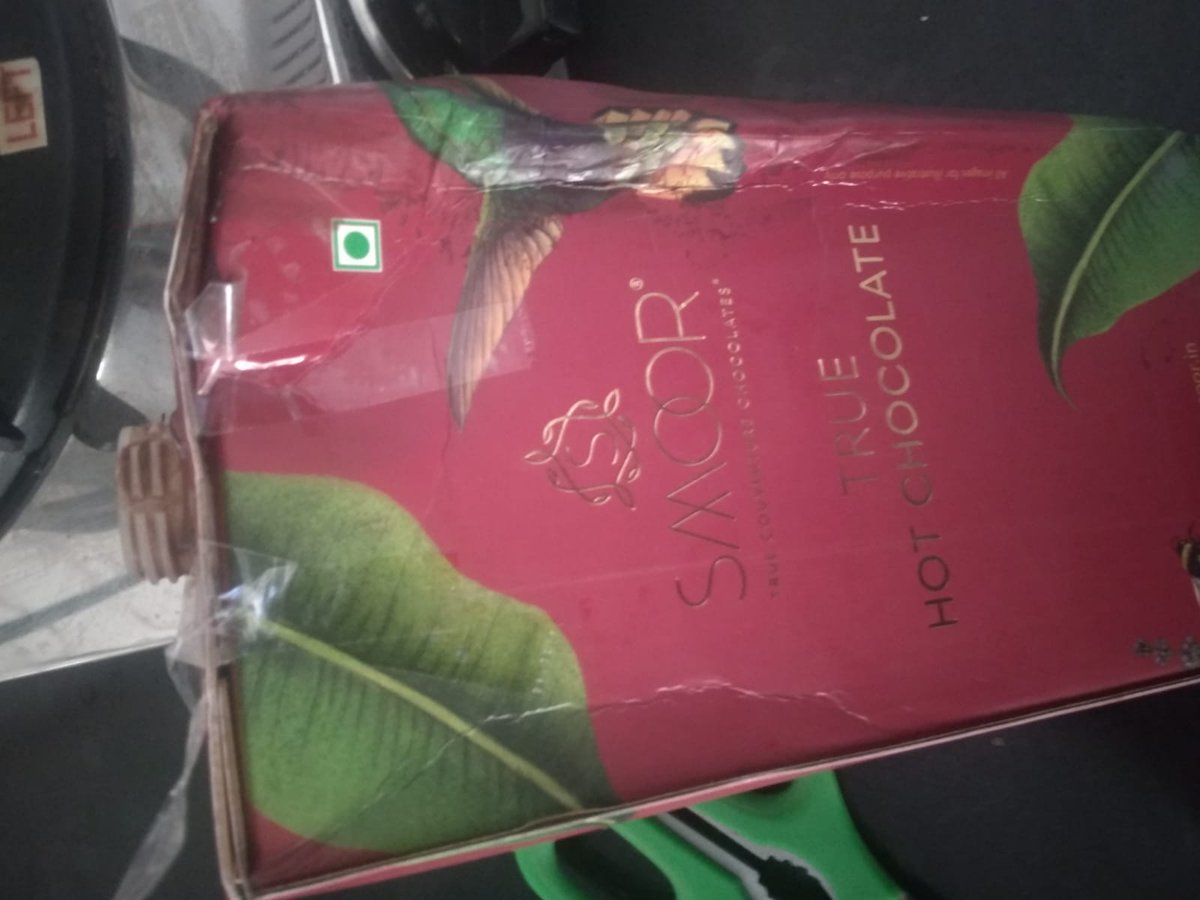 sobingt's tweet photo. @Swiggy
@SwiggyCares
@SmoorChocolates
What the hell. The whole gift is soaked in chocolate. https://t.co/dPsy8XH7MU