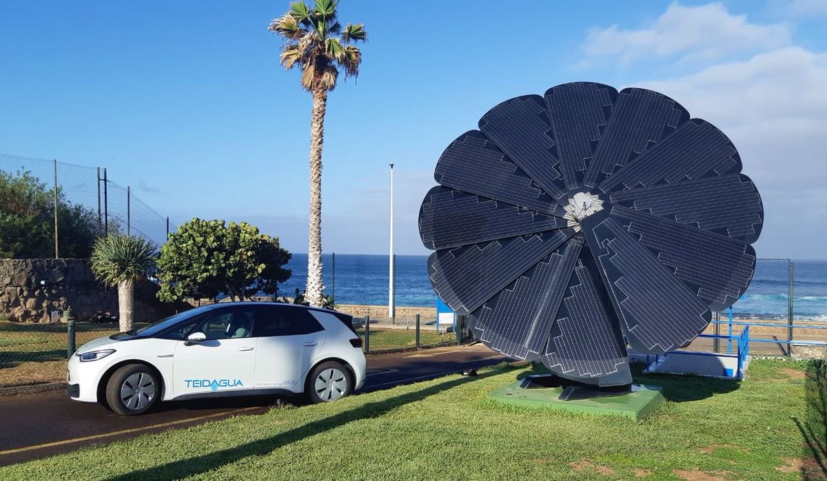 Comprometid@s con los #ObjetivosDeDesarrolloSostenible 🌍 apostando por las #EnergíasRenovables 🌞 #ODS7
teidagua.es/sostenibilidad…

🗓️ #DíaMundialdelaEnergía 💡 💦

@smartflower_sol + #VehículoEléctrico en #PuntaDelHidalgo, #LaLaguna