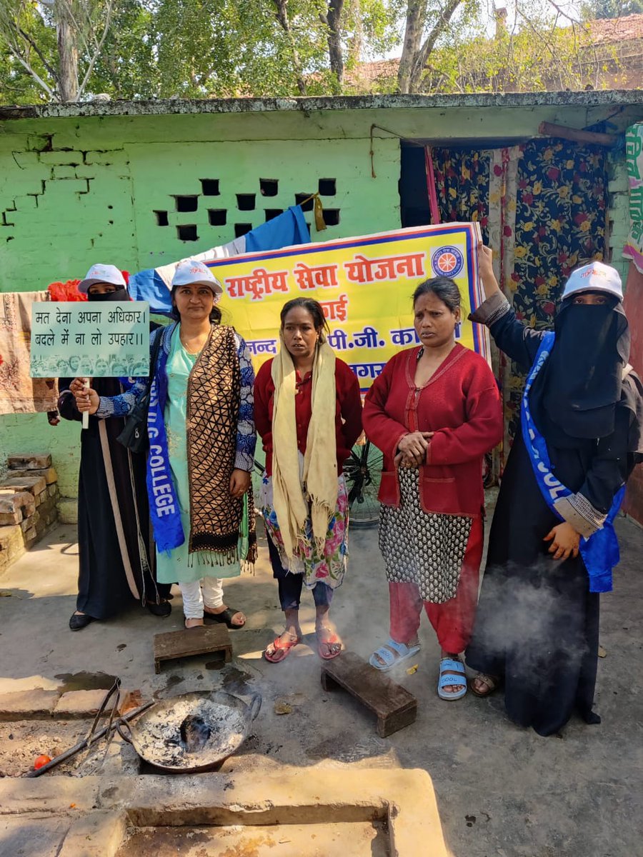NSSDGCOLLEGE's tweet photo. NSS Unit DG College, Kanpur organised second one day camp in Voter Awareness in adopted slum Aspatal Ghat.
#askabiroff #pankajsinghips #yasministry  #nssrclucknow #sloupnss #nsscsjmu #nssuttarpradesh #nssrdlucknow #NssIndia #PMO #AnuragThakur #NishithPramanik
#voterawareness https://t.co/wIH7cbKvFI