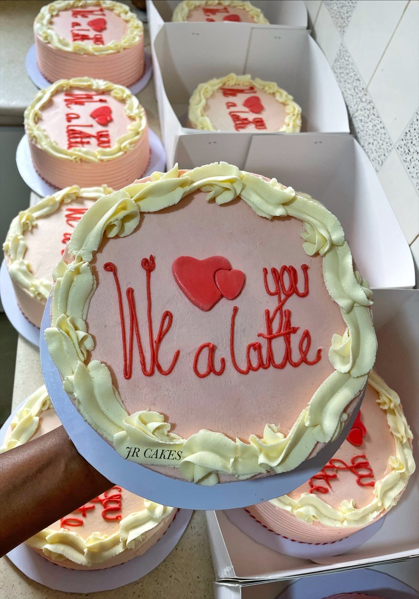 With ❤️ on Valentine’s Day 
.
.
#JRCakesJRCoffee #JRCoffee #CelebrationCake #ValentinesDay #BakersInLagos #CakesInLagos