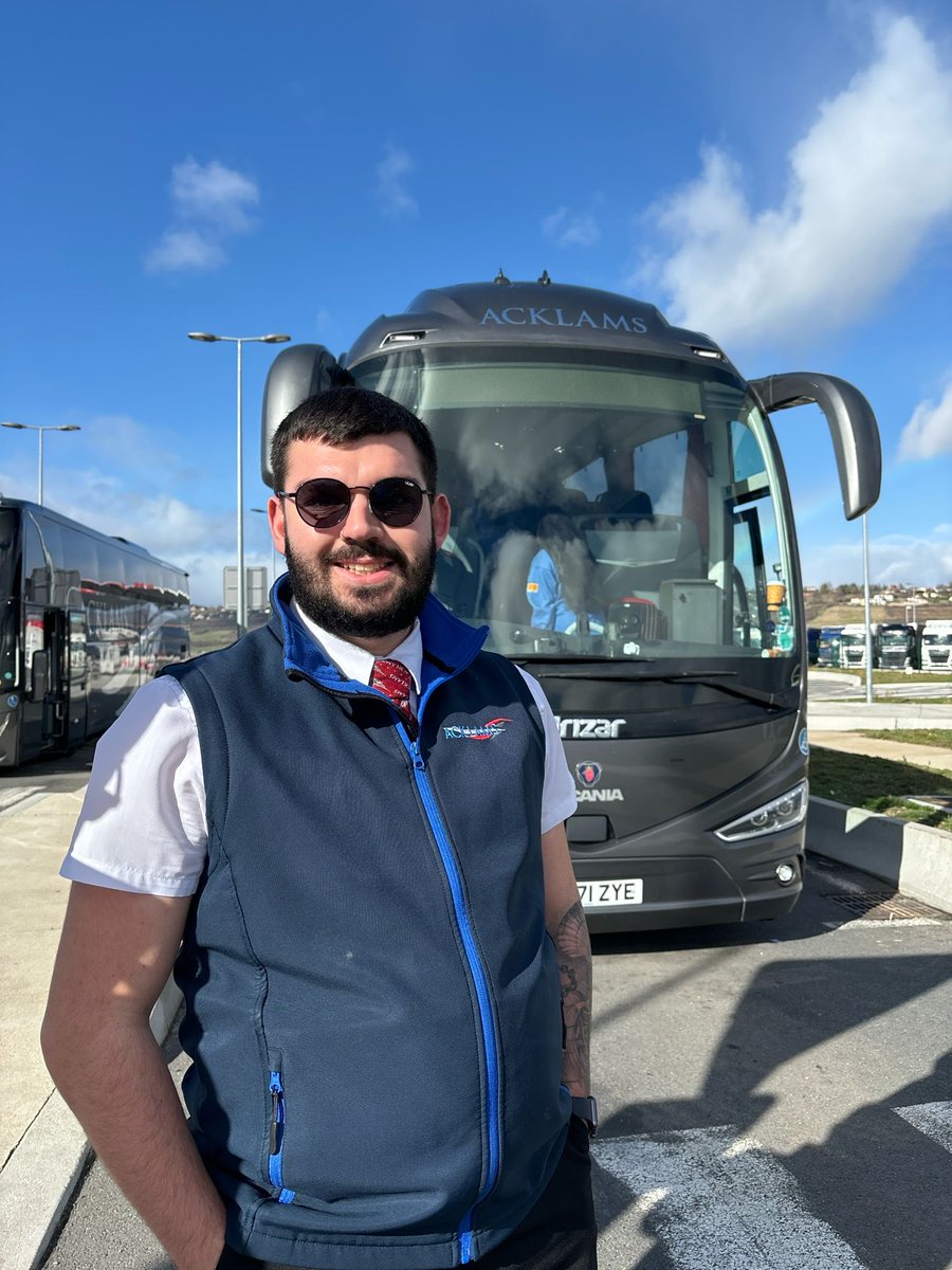 acklams's tweet photo. Tyler looking very sharp on 🎿 ❄️🚌☀️❄️ https://t.co/HCDb4ZmD0l