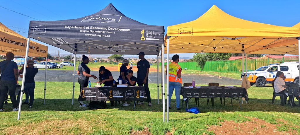 CityofJoburgZA's tweet photo. The regional Mayoral #AcceleratedServiceDelivery programme continues in Region C today - bringing services to the people of Johannesburg 👊🏾 

#JoburgServices #KleenaJoburg #CoJEvents ^GZ https://t.co/1sxZ3F1bXe