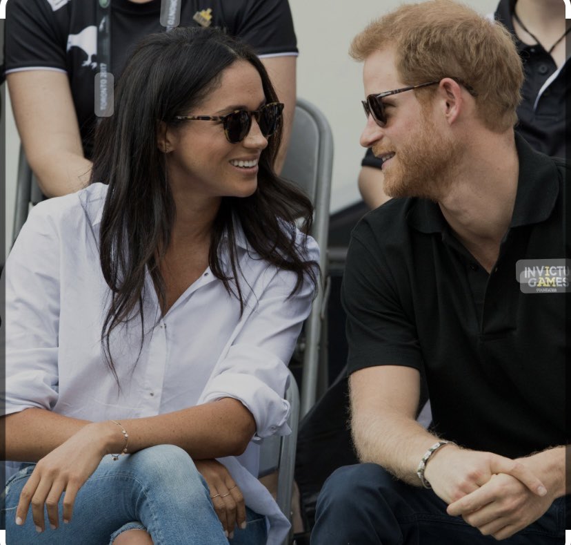 Our favorites have arrived in Canada 🇨🇦
#IG25OneYearToGo 
#PrinceHarry #DuchessMeghan #DukeAndDuchessOfSussex