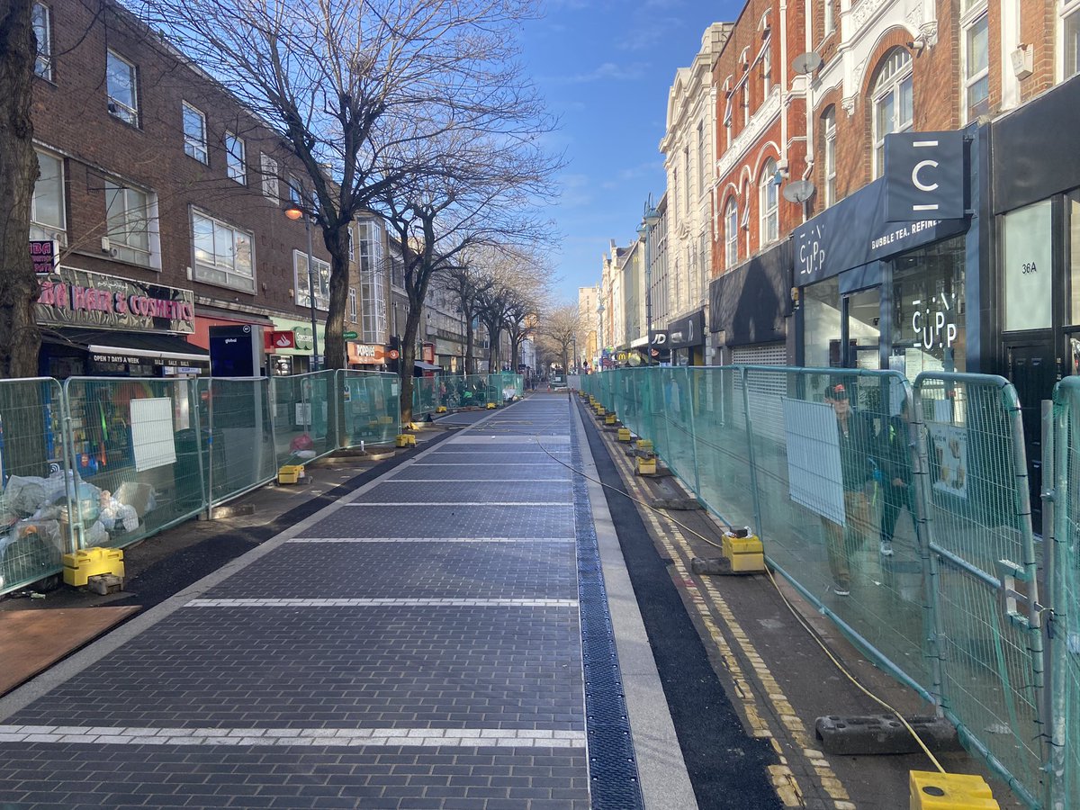 MyWoolwich's tweet photo. Looking good #Woolwich! Can’t wait for the high street to be fully refurbished. Should hopefully attract new businesses to #PowisStreet 🥰
#Woolwich #WoolwichArsenal #WoolwichRiverside #PowisSt #Crossrail #ElizabethLine #Regeneration #Greenwich https://t.co/v77r5ujLTh