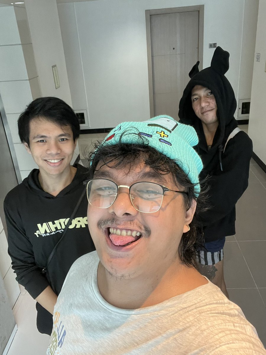 NgyawXXX's tweet photo. 3something with my sisters💖
@kyloroms
@TattooedTwinkyy
#HappyMarchFirst 🙄🤣 https://t.co/lkN6MDfRIG