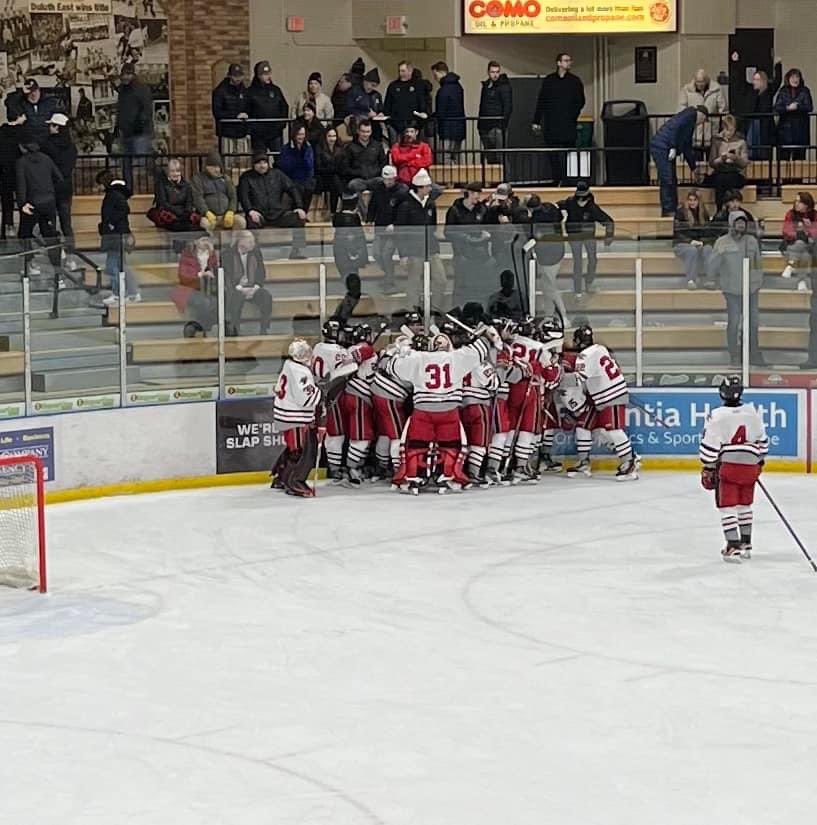 Hounds win 3-2 in OT!! 

Gunderson from Teng x2 
Halverson from Cochran 

SOG 50-21 Hounds

WTG Hounds!!