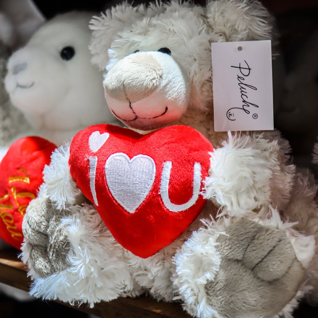 Eastgateshops's tweet photo. ❤️ Crafted with softness and a huggable design, teddies are so much more than just a toy 🐻
Cuddle up this from @CardiesSA, a precious “last-minute” present for your loved one.
#SeeYouAtEastgate #Cardies #ValentinesDay #MonthOfLove https://t.co/3Ck6iDTmEm