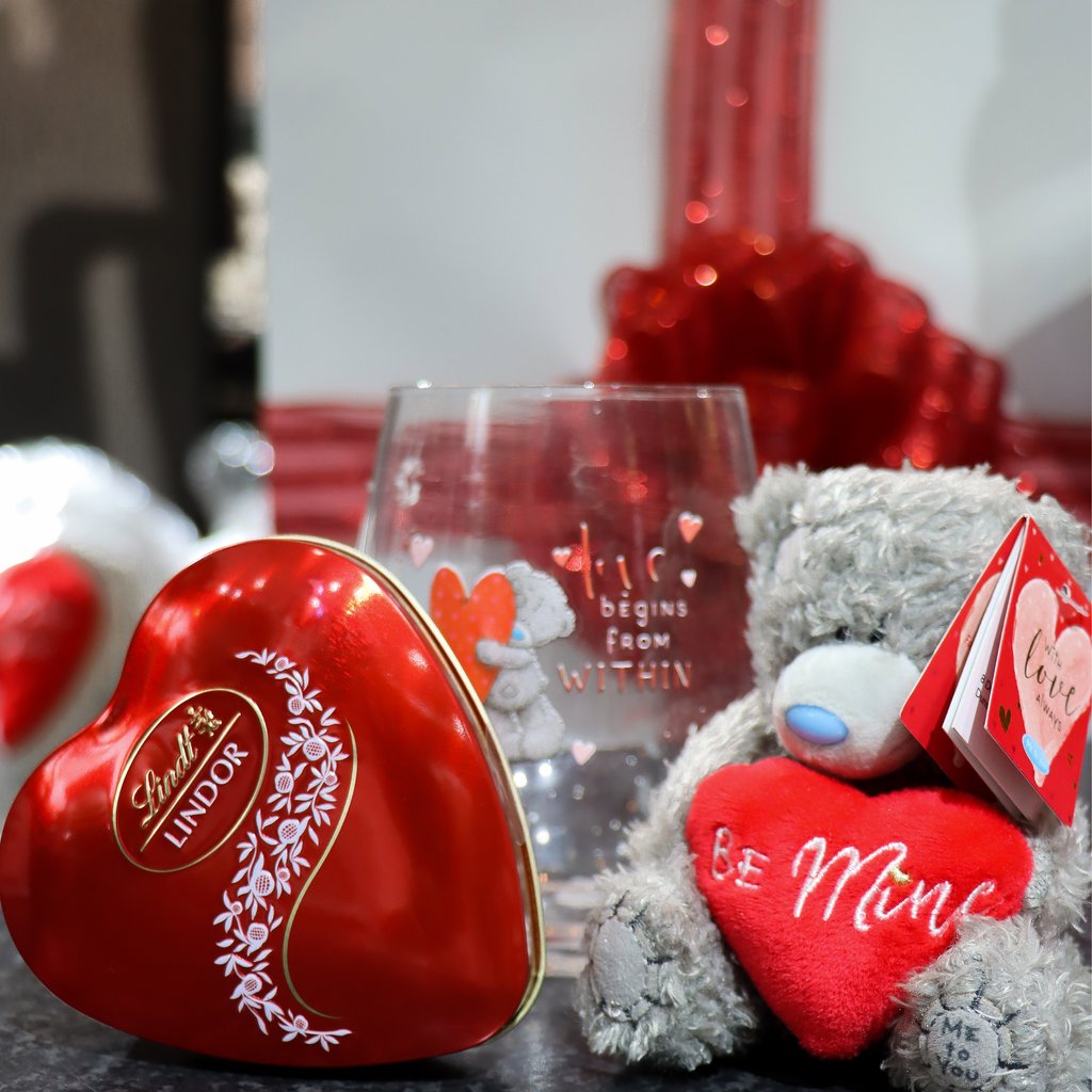 Eastgateshops's tweet photo. ❤️ Crafted with softness and a huggable design, teddies are so much more than just a toy 🐻
Cuddle up this from @CardiesSA, a precious “last-minute” present for your loved one.
#SeeYouAtEastgate #Cardies #ValentinesDay #MonthOfLove https://t.co/3Ck6iDTmEm