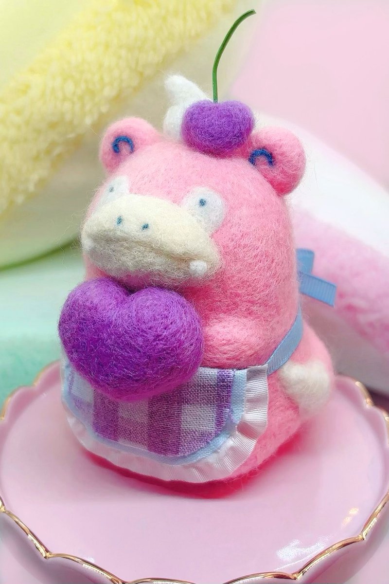 puchikosan154's tweet photo. モロゾフピカチュウ…じゃなくてモロゾフヤドン作りました💝
ハッピーバレンタイン！

#羊毛フェルト
#ポケモン https://t.co/Z9oPzEoUyz