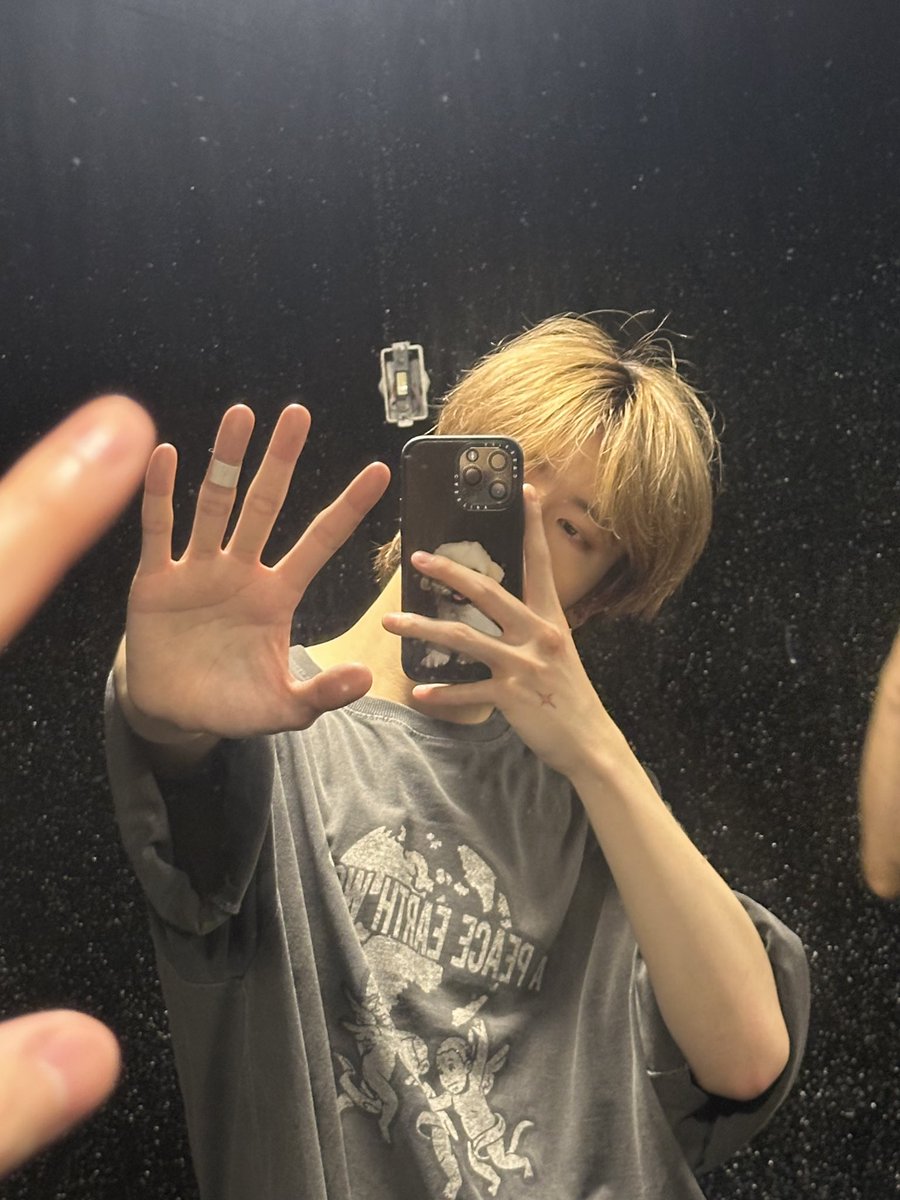 HanJunghoonBR's tweet photo. 🐹 | 11.02.24 | @OmegaX_members

"Incendiamos (o palco) 🔥
Te amo Brazil🤍"

#정훈 #JUNGHOON 
#OMEGA_X #오메가엑스 https://t.co/g5HdqORyrd