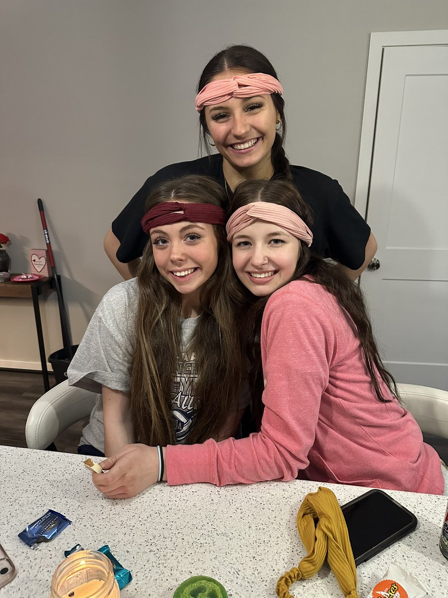 Mrs. Whitney tweet media