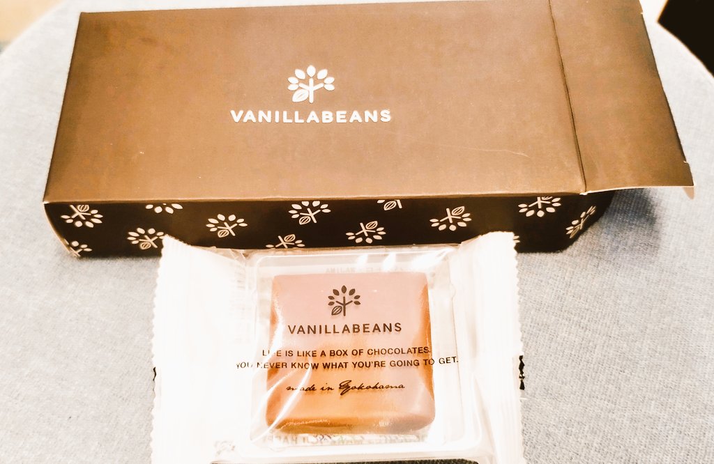DrSonuBhaskar's tweet photo. "Life is like a box of chocolates 🍫. You will never know what you're going to get." ❤️

Thank you for this beautiful gift this morning on my desk. 

#gratitude #valentinesday2024 https://t.co/UCuVhd0zoX