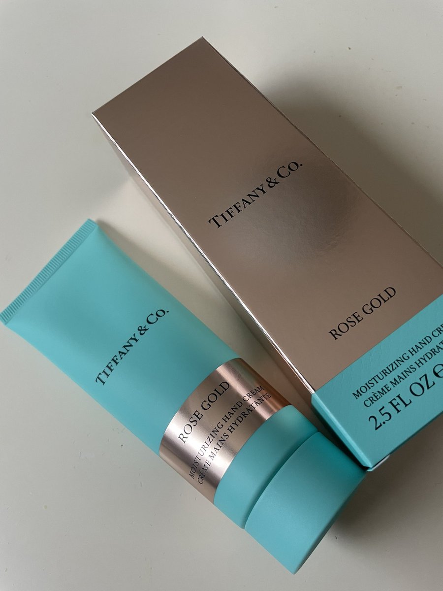 Anochin1101's tweet photo. 話題の？？？
Tiffanyハンドクリーム
めっちゃいい匂いやしたまらない♥️ https://t.co/3xx7FENg3l