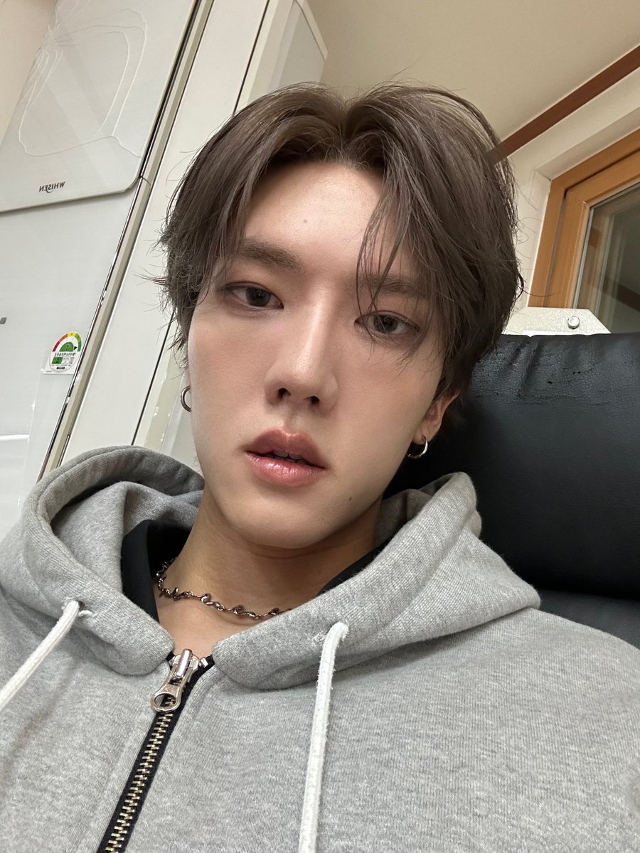 HanJunghoonBR's tweet photo. 🐹 | 13.02.24 | @OmegaX_members

"🇧🇷🇶🇦🇰🇷✈️"

#정훈 #JUNGHOON 
#OMEGA_X #오메가엑스 https://t.co/FCyrvqMXpk
