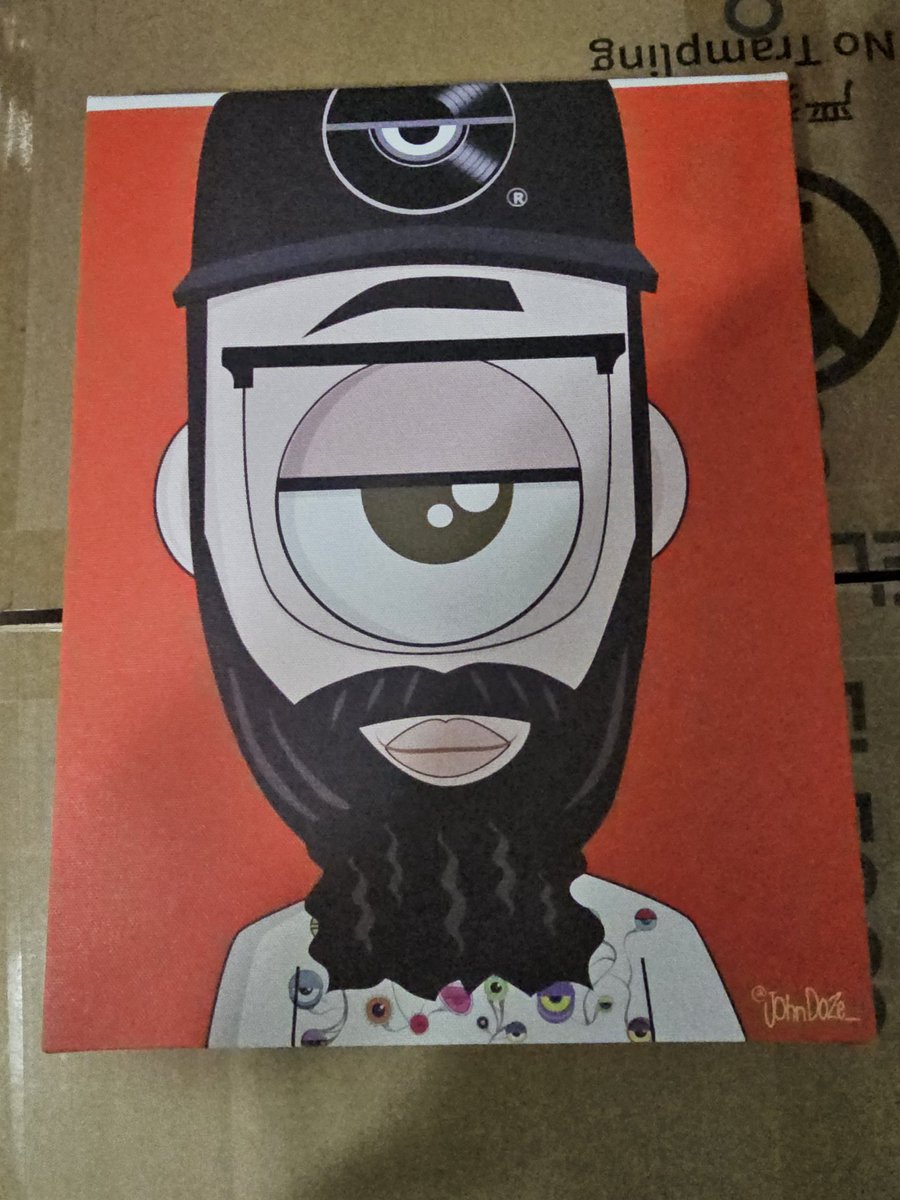 Finally got myself a canvas made of my <a href="/JOhnDOze_/">John Doze</a> #EYEdentity
Very happy with how it came out.