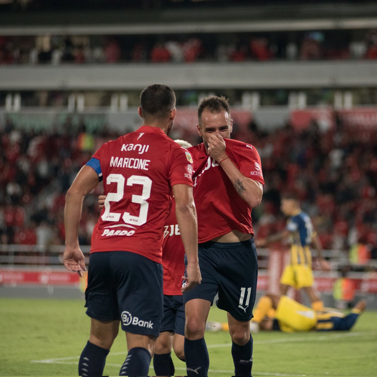 Independiente's tweet photo. Yo te llevo dentro, hasta la raíz
Y por más que crezca, vas a estar aquí https://t.co/j2v3BzGxKt