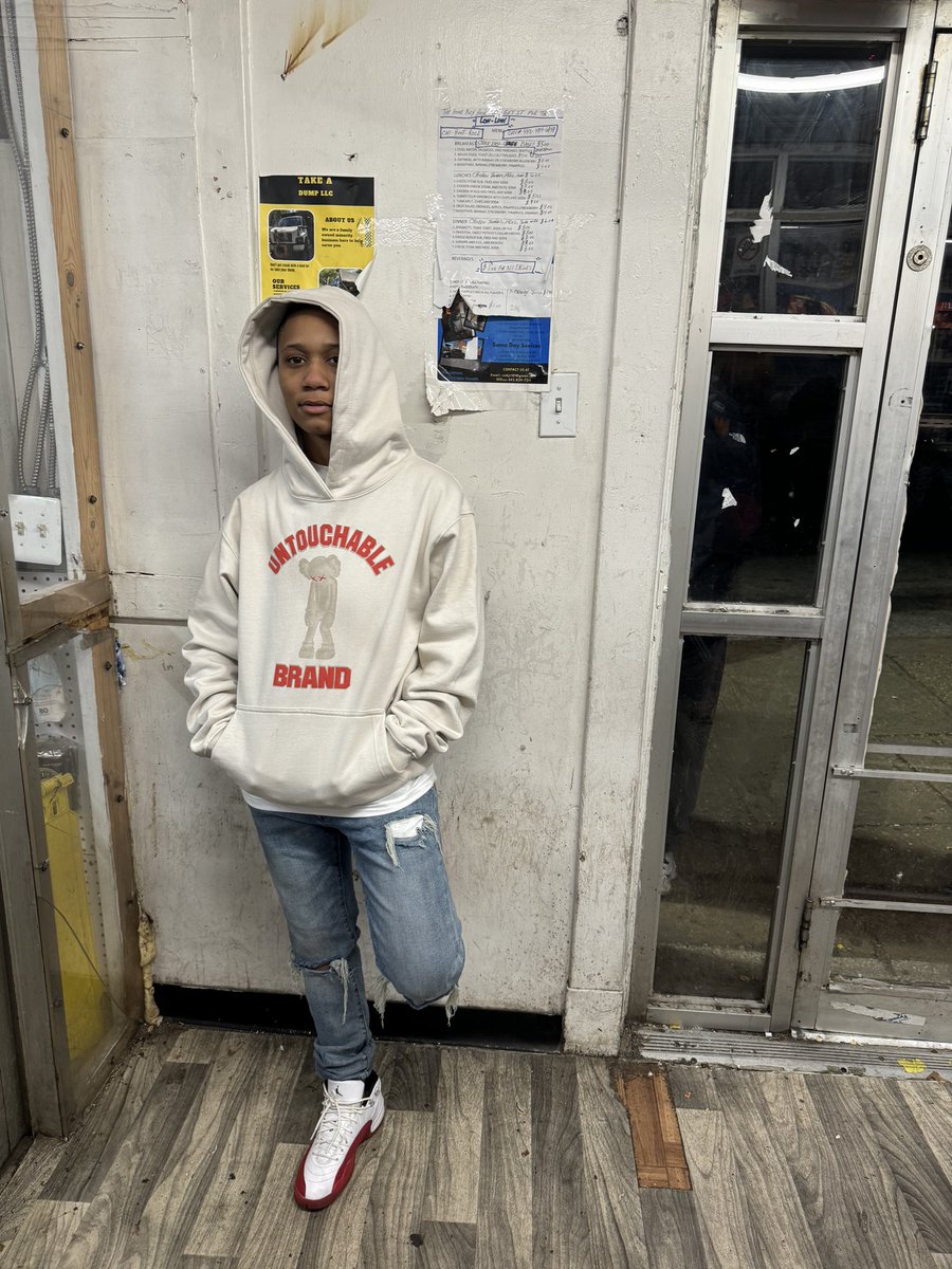 lorbria3's tweet photo. I heard niggas ain’t getting no sales come on nigga u can buy a play 🤣⭐️🔥 #longlivewhites #4evayung #longlive2raw #longlivebill #freeceedy #freewill https://t.co/rWqqgwKowk