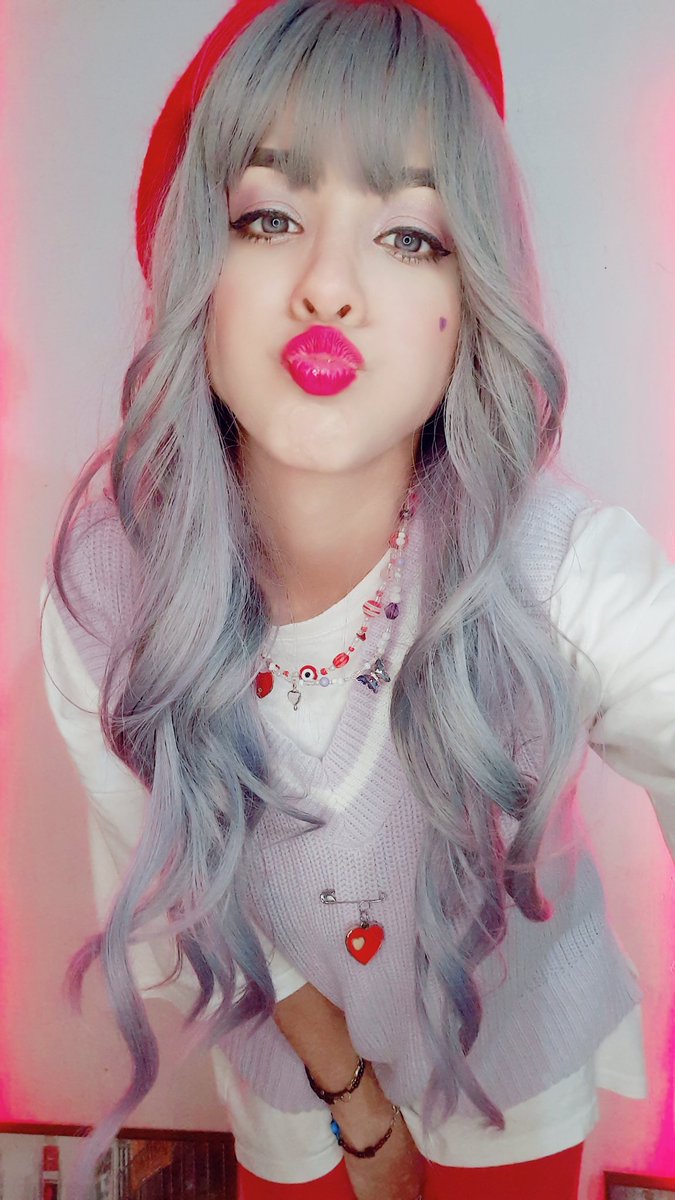 Cary_OL's tweet photo. Almost Valentine's day ❤💜
.
.
.
#Cary_OL #🐺 #valentinesday #OOTD https://t.co/Yj4pFAbCcu