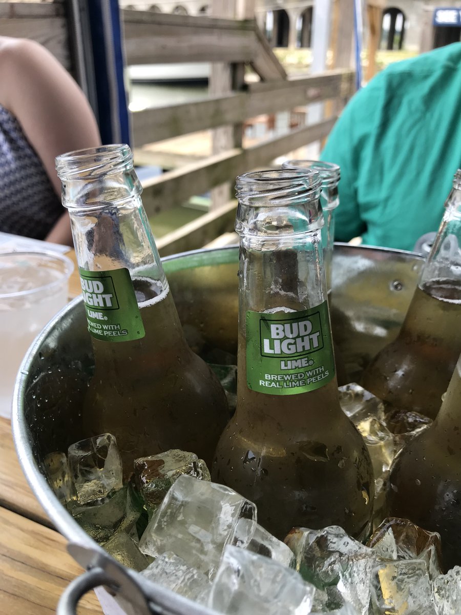 franksp12's tweet image. I just entered to win a pair of seats at Super Bowl LVIII thanks to @BudLight biggest sponsored giveaway ever. All I had to do was post this and you can too using #ScoreASeat &amp;amp; #Sweepstakes budlight.com/easytoscorease…