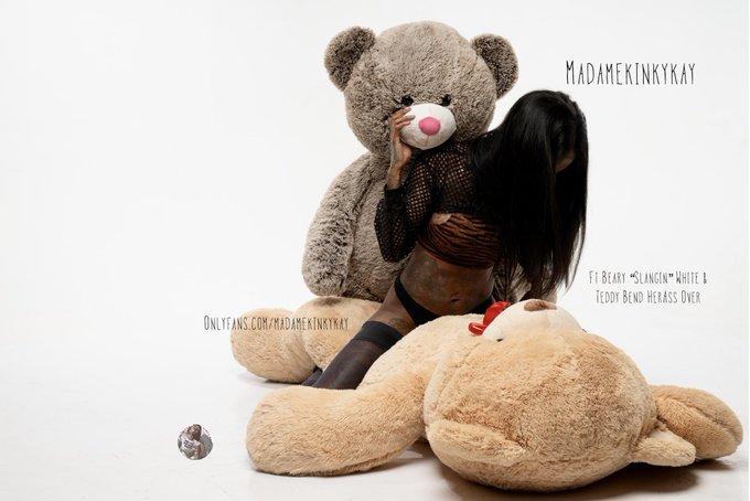 My Valentine came back again and he brought a friend 😈 https://t.co/jStFXtQ1LN<a href="/tag/mvsales"class="tags"><span>#mvsales</span></a>