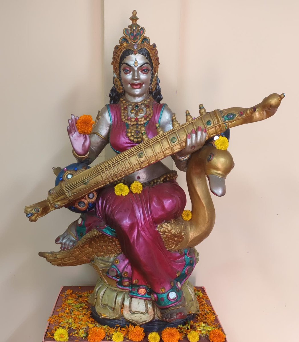 প্ৰয়াত শিল্পী ভাস্কৰ অনুপ হাজৰিকা (বাবা)ৰ সৃষ্টি সূৰ্য্যৰ স্থায়ী সৰস্বতী প্ৰতিমা।
সৰস্বতী পূজাৰ শুভেচ্ছাৰে 🙏