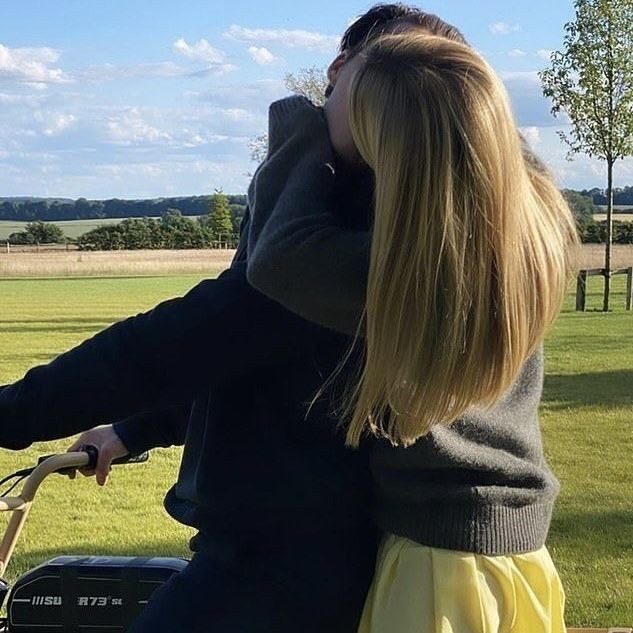 solarisbrooks's tweet photo. ㅤㅤㅤHappy𝓥alentine's Day ᡣ𐭩ㅤㅤㅤㅤ
To my favorite person in the entire universe https://t.co/XpINaQgD6u