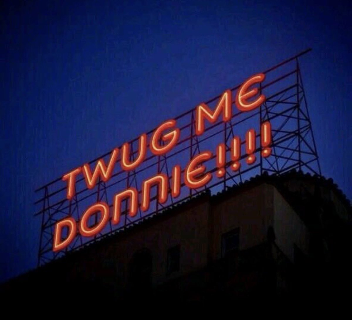 Donnie Wahlberg tweet media