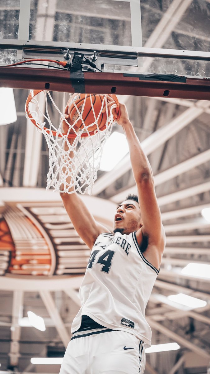 No. 6 <a href="/LaLuBasketball/">La Lumiere Boys Basketball</a> picked up its 18th win of the season on Tuesday night, knocking off Chicago Prep 95-51. 

Lakers extend their winning streak to 4!

🏀<a href="/JerryEast8/">Jerry Easter II</a> 20 points
🏀<a href="/clove_03/">Chuck Love III</a> 17 points
🏀<a href="/stevensolano34/">Steven Solano</a> 14 points