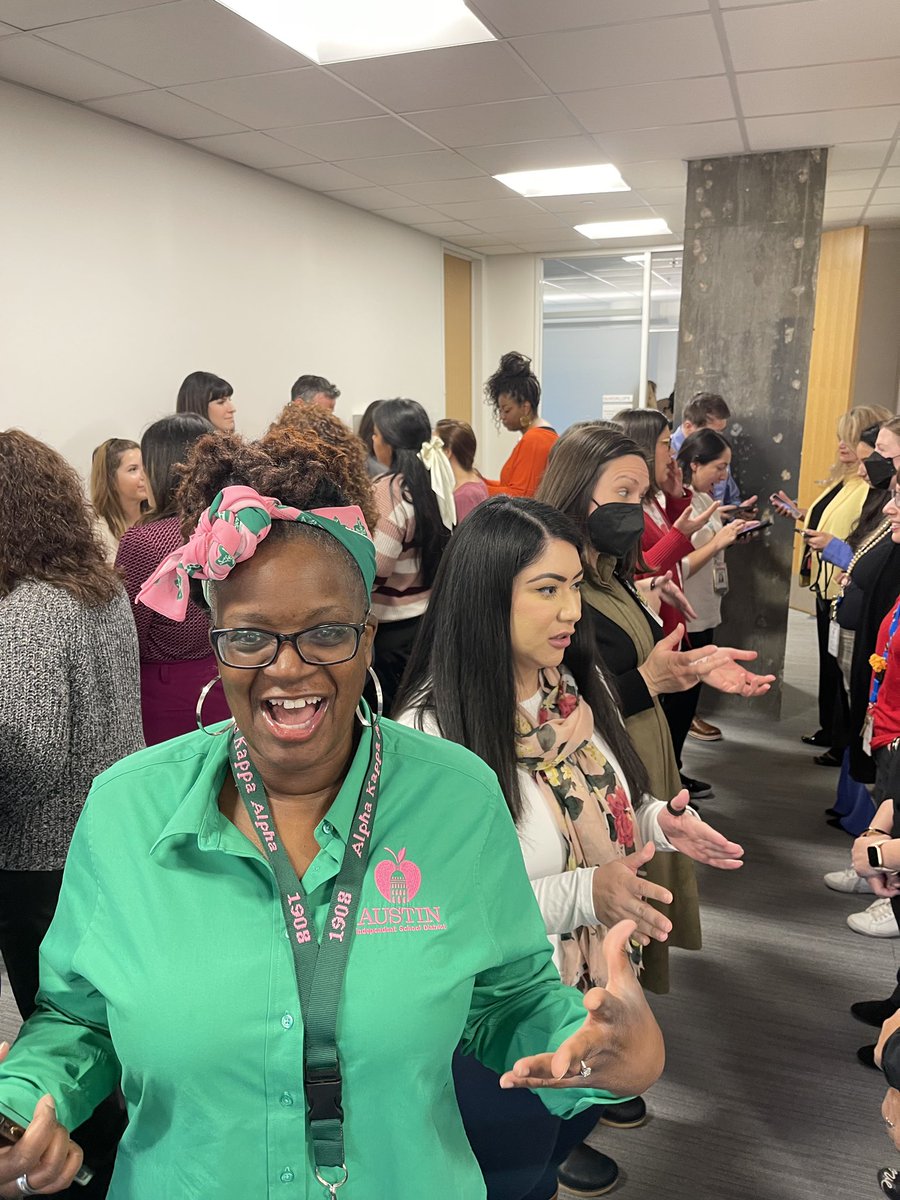 Jennifer Jones tweet media