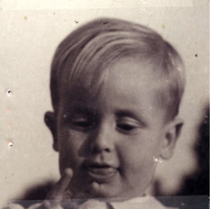 AuschwitzMuseum's tweet image. 14 February 1942 | A Hungarian Jewish boy, Janos Hamburg, was born in Nagykanizsa. 

In May 1944 he was deported to #Auschwitz and murdered in the gas chamber.