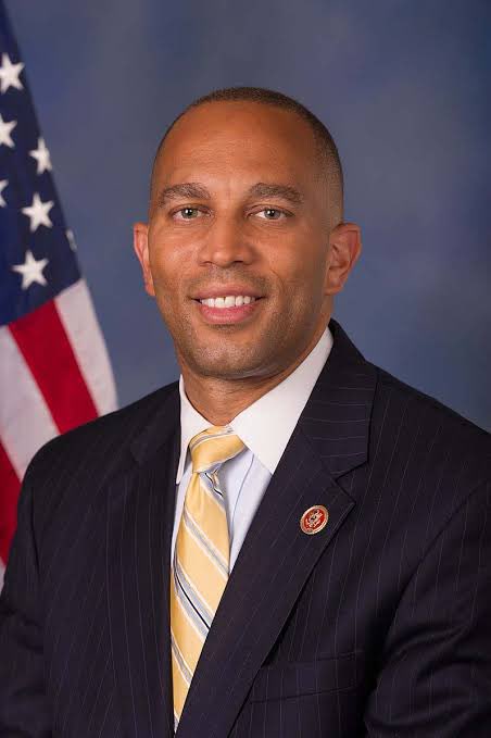 Hakeem Jeffries will make a wonderful speaker in 2025. 💙 if you agree and ♻️