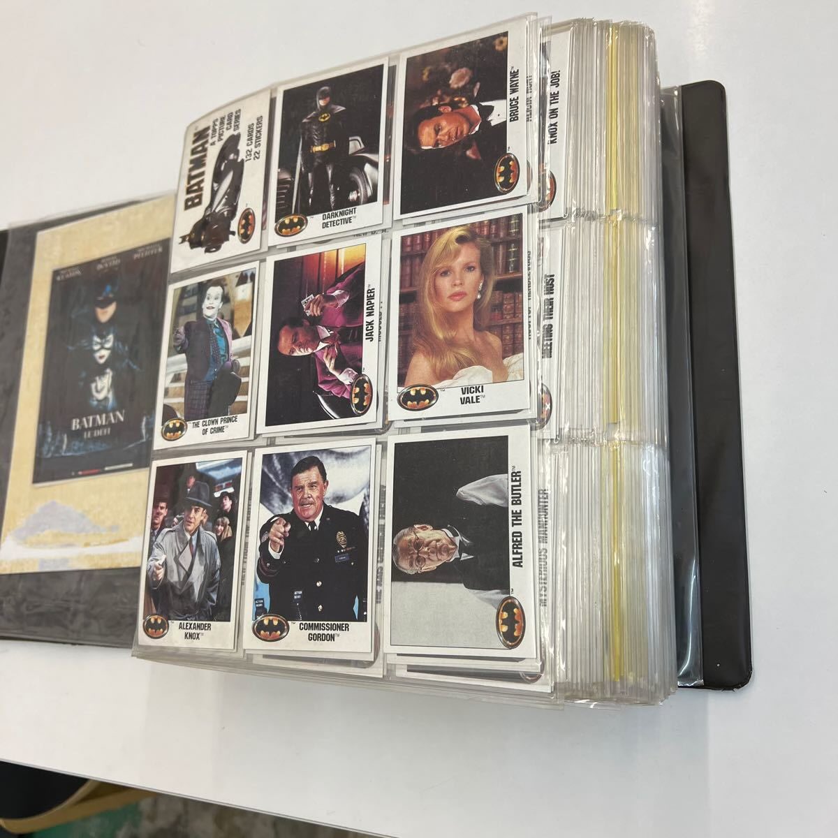 バットマンBATMAN カードコレクション ファイル一冊（カード約1000枚） バットマンBATMAN カードコレクション ファイル一冊（カード約1000枚