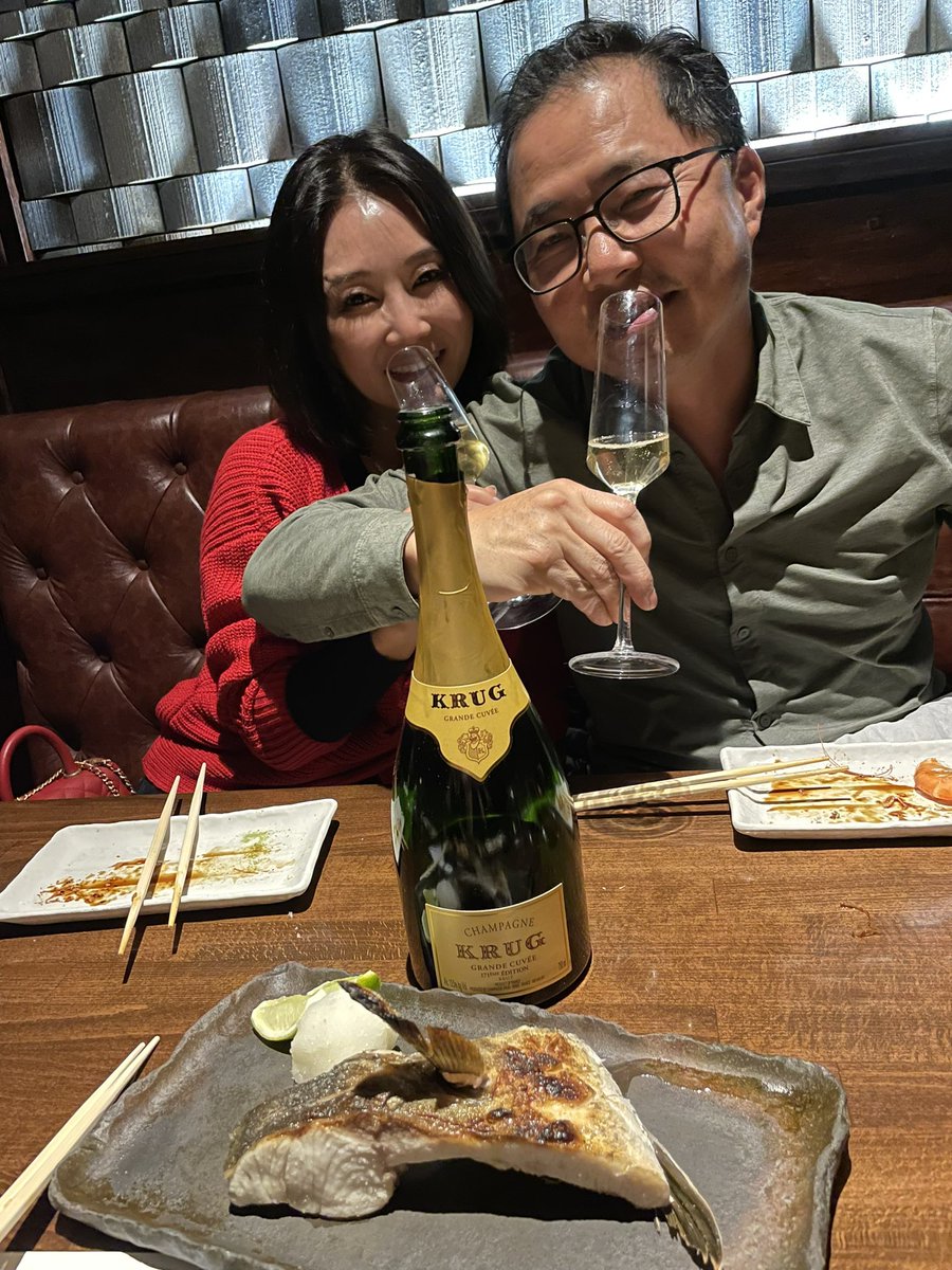 eatinglasvegas's tweet image. Birthdays go better with Krug.
At #Raku 
#FoodGal 
#LasVegas 
#birthdaygirl
🎌🎏🥳🎊🎂