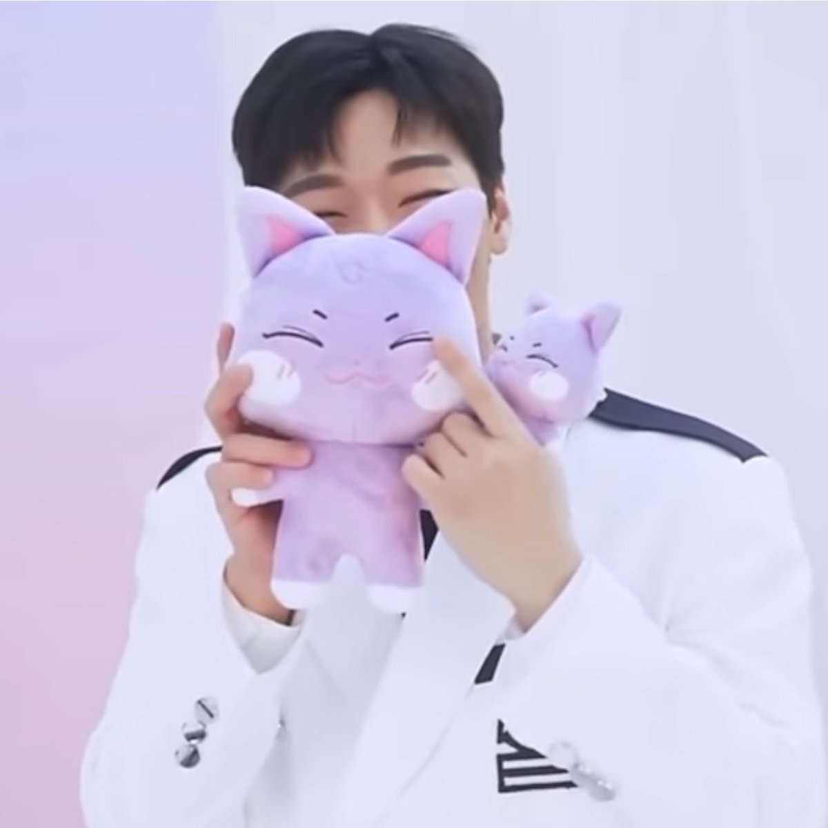 sankaissed's tweet photo. SANDEOKI AND SAN’S MATCHING EYE SMILE 😭 https://t.co/iV50TMkySQ