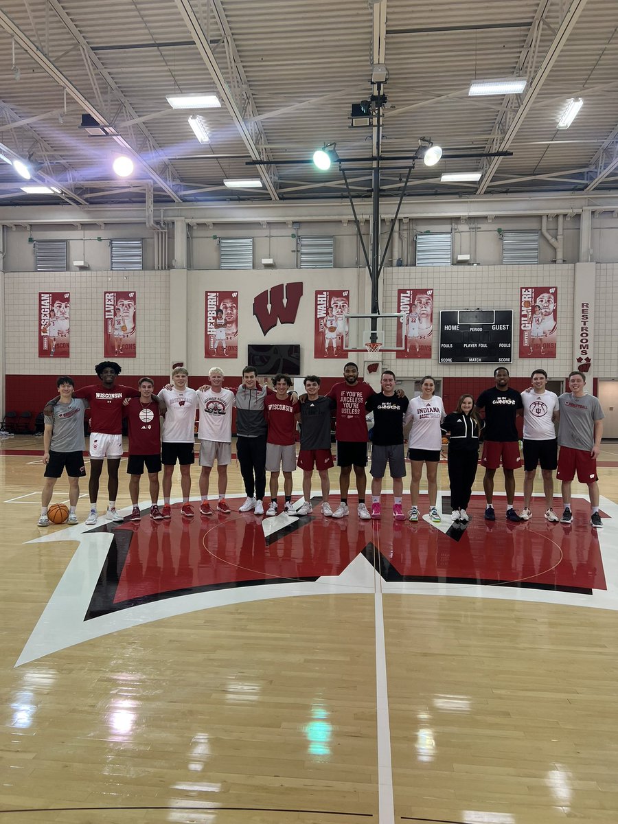 Shoutout to the Wisconsin wbb managers for playing tonight!