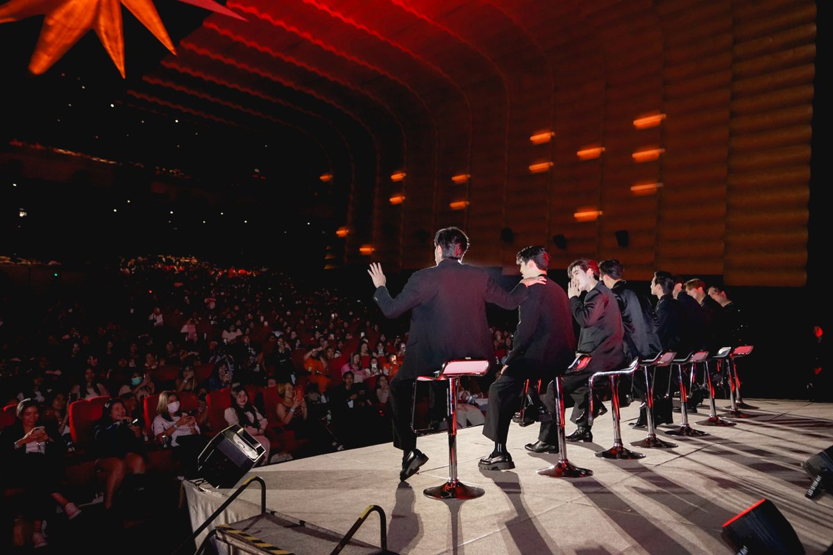 MagazineHug's tweet image. ลางสังหรณ์ Final Episode
จัดเต็มความซึ้ง ความสุข สุดประทับใจจัดงานชวนแฟนๆ ร่วมดูซีรีส์อีพีสุดท้ายในโรงภาพยนตร์ ณ สยามภาวลัย รอยัล แกรนด์เธียเตอร์ สยามพารากอน เต็มอิ่มไปด้วยความสุข ความซึ้งจากทีมงาน นักแสดง เบื้องหน้า เบื้องหลัง #AllChannel​ #AllChannelTH
#TheSignลางสังหรณ์