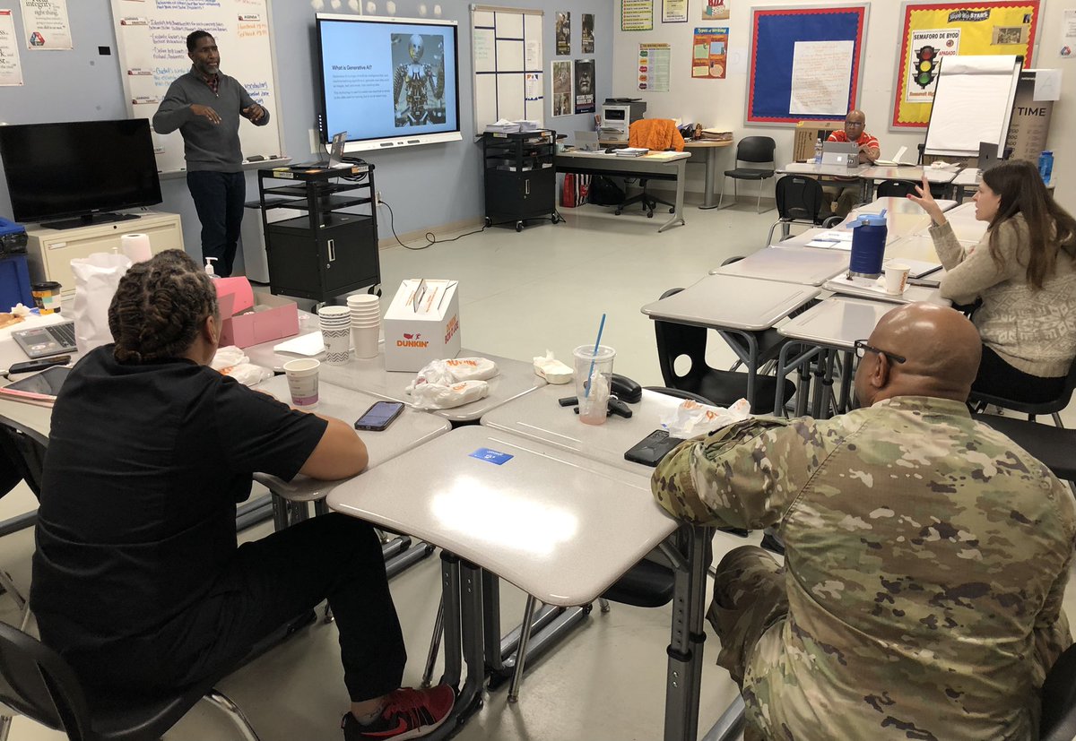Today @jasontoddgreen, Co-Founder & Co-CEO of @LINC_PD, introduced some of our CTE teachers to Yourwai (yourwai.com). During his session, teachers used it to make station rotation and PBL lessons. #AI