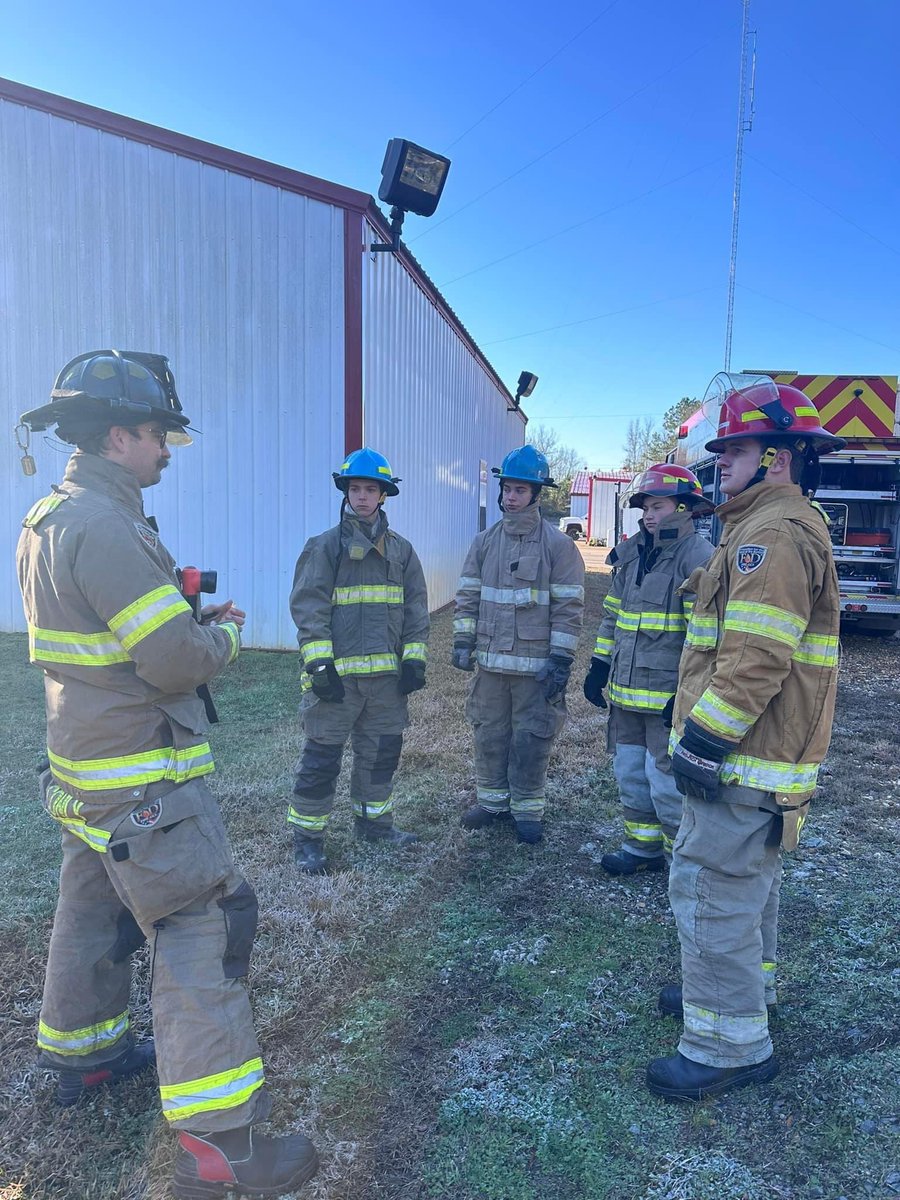 DobrowLaney's tweet photo. Learning how to save lives by day &amp; hitting bombs by night! Top it off with a W! Pretty good 1st day of the season! 2 run oppo shot and a RBI single isn’t too bad for being 3 months post UCL repair! @BPCC_Softball @Softball_La @MikeCoppage1 @russellhedges @SoftballDown @SBLive_LA https://t.co/HBSqkOR2o1