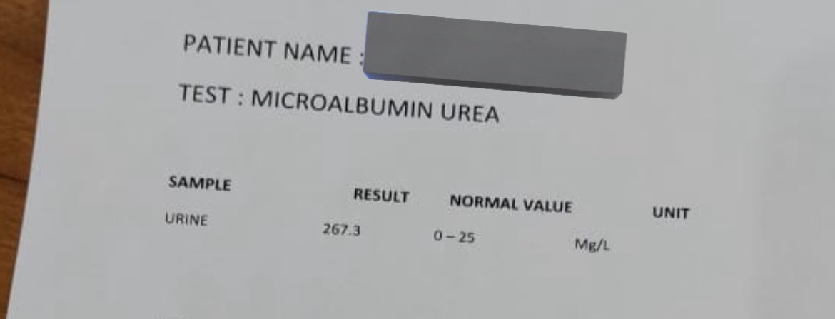 #معلومه_تهمك

ارتفاع زلال البول albuminuria المزمن 
لدى مريض السكري
الي نفحصه عادة بواسطةACR
يعتبر قصور كلوي حتى لو فلترة الكلى eGFR طبيعية

ويحتاج تدخل لحماية الكلى من الفشل

لذلك لا يمكن تقييم الكلى بشكل دقيق 
اعتمادا على فلترة الكلى والكرياتنين فقط بدون زلال البول

الصورة مثال