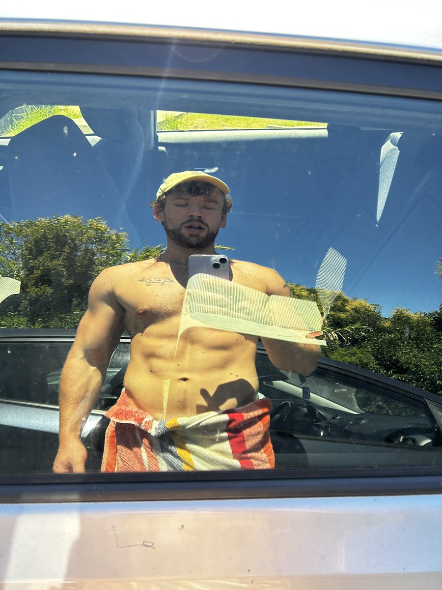 lordluxno1's tweet photo. IM BACK 😎 what content you guys wanna see #nzlads #ripped #muscular #hotlads https://t.co/O1itYqX4yP