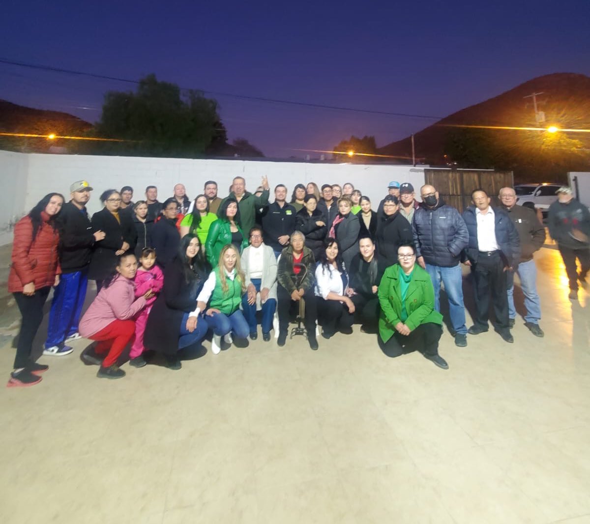 partidoverdeson's tweet photo. 🟢¡Seguimos trabajando por un Sonora más verde! El dirigente estatal @sergiolopezrmz encabezó la ceremonia de la toma de protesta de Maricela Monroy como dirigente municipal de #Pitiquito, quien se comprometió en difundir los ideales del Partido Verde.♻️🌵 https://t.co/9jMKjdvhzc