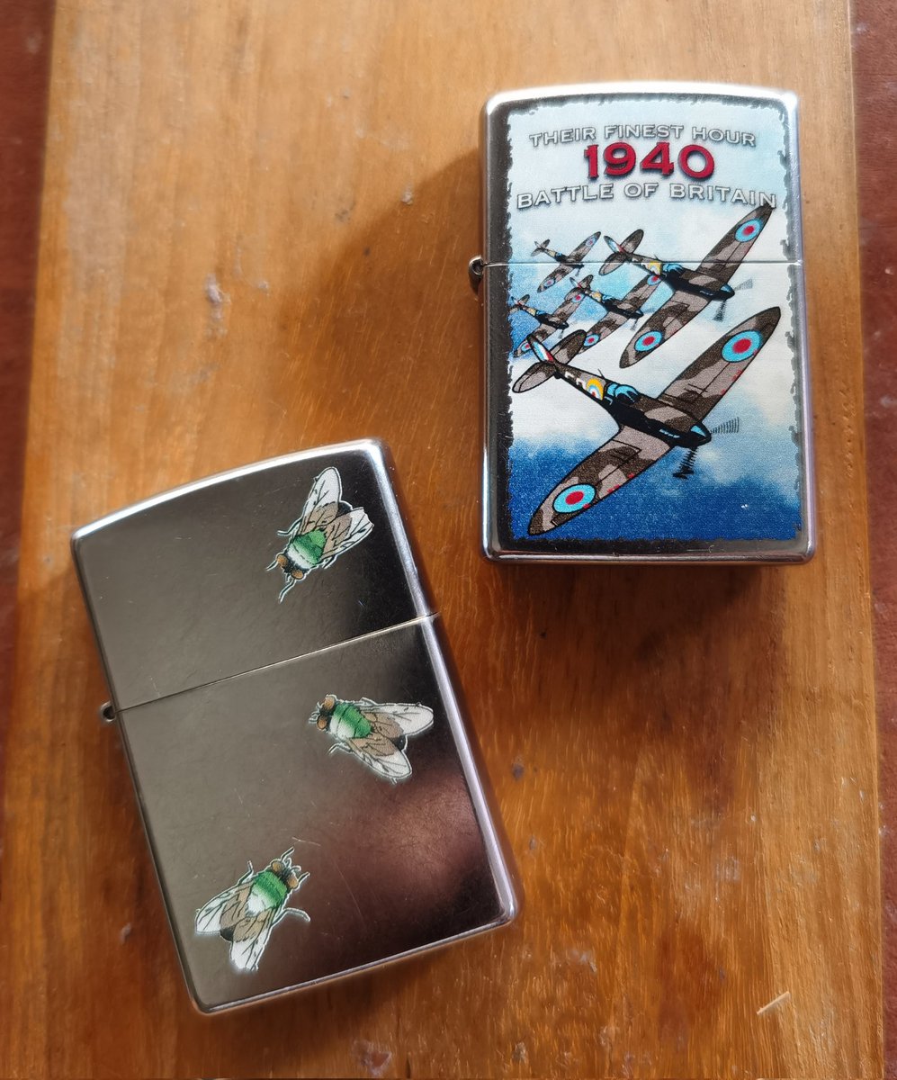 2 buah Zippo langka inih Satu punya @AK__aja satu lagi punya Ane Kita akan kasih ke 2 orang folower + 50k bwat 20 lasekar Silahken komen salam M3tal sbage bukti klean hari inih nyoblos 03 (Bukan Bansos)