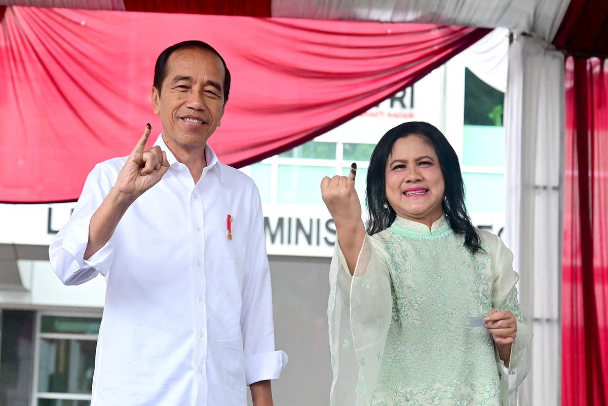 Alhamdulillah saya bersama Ibu Iriana telah turut melaksanakan Pemilihan Umum (Pemilu) Presiden & Wakil Presiden RI, serta DPR RI, DPD RI, DRPD Provinsi, dan DPRD Kota.

Tiba di Tempat Pemungutan Suara (TPS) 10, Kecamatan Gambir, Jakarta Pusat, Rabu, 14 Februari 2024, sekitar pk.