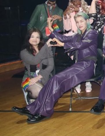 junjishugs's tweet photo. no bc did ur bias use his legs to cover ur skirt??? no??? ok just me’ https://t.co/UTVGVRBeZJ