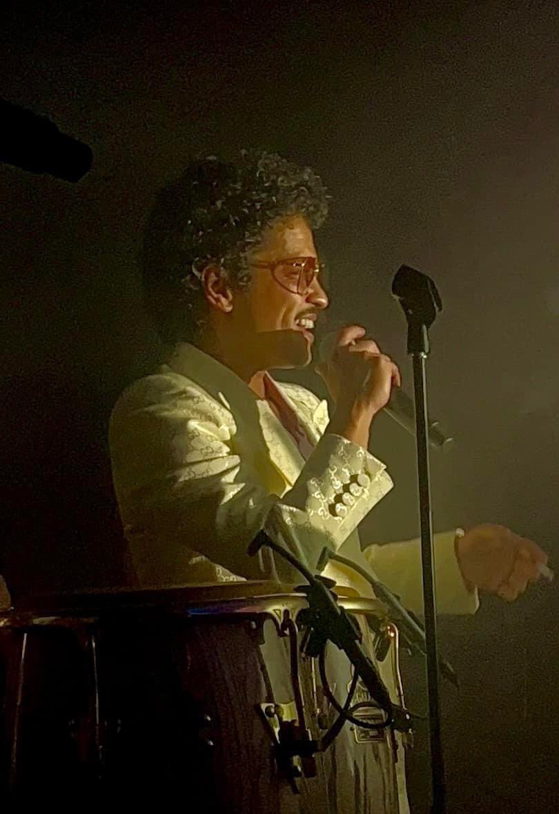 1Marssars75's tweet photo. He really looked VERY VERY good in this pearl white Gucci suit! 😍🔥🫠 https://t.co/Xt2tmhVJTu