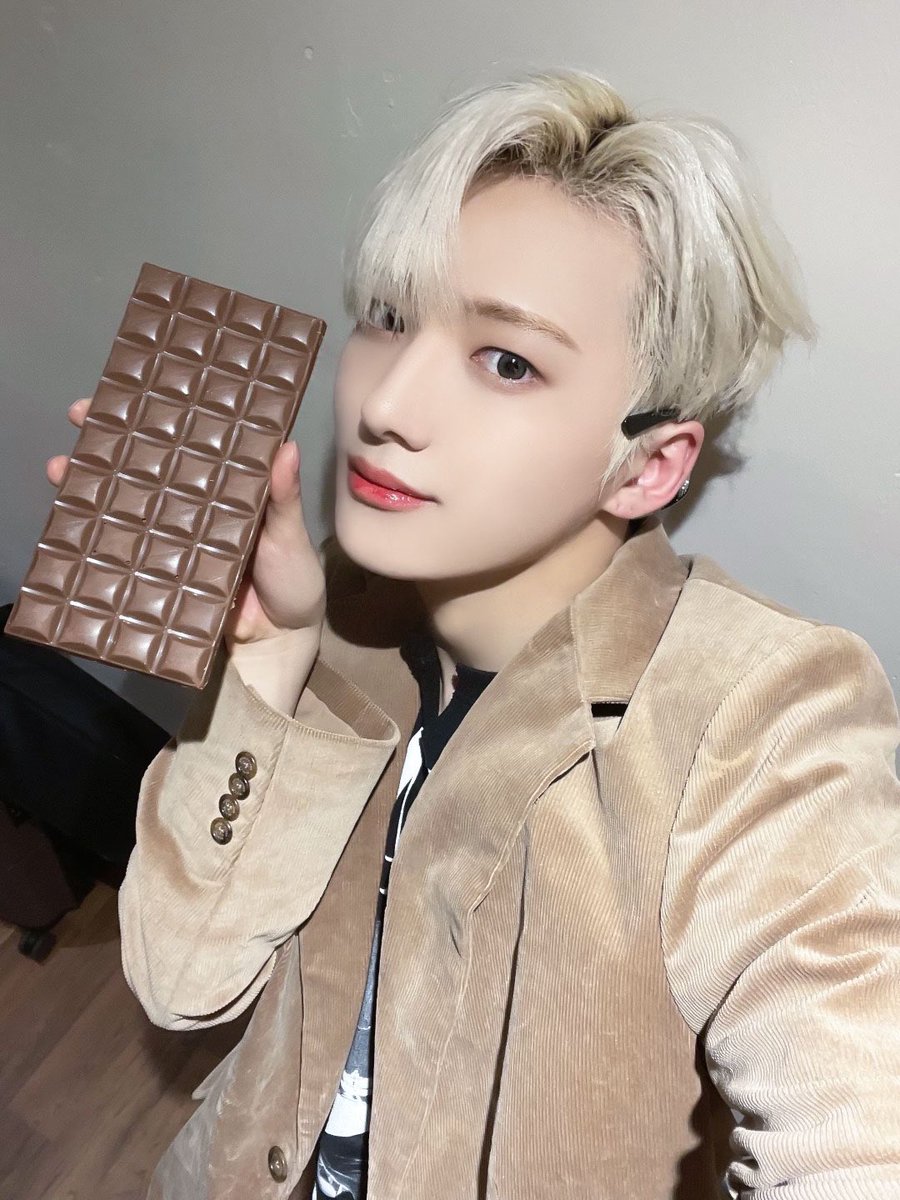 xikers_official's tweet photo. [👀] 

𝙧𝙤𝙖𝙙𝓨💝
𝙃𝙖𝙥𝙥𝙮 𝙑𝙖𝙡𝙚𝙣𝙩𝙞𝙣𝙚'𝙨 𝘿𝙖𝙮 🍫

#xikers #싸이커스 https://t.co/UHVjHeJKra