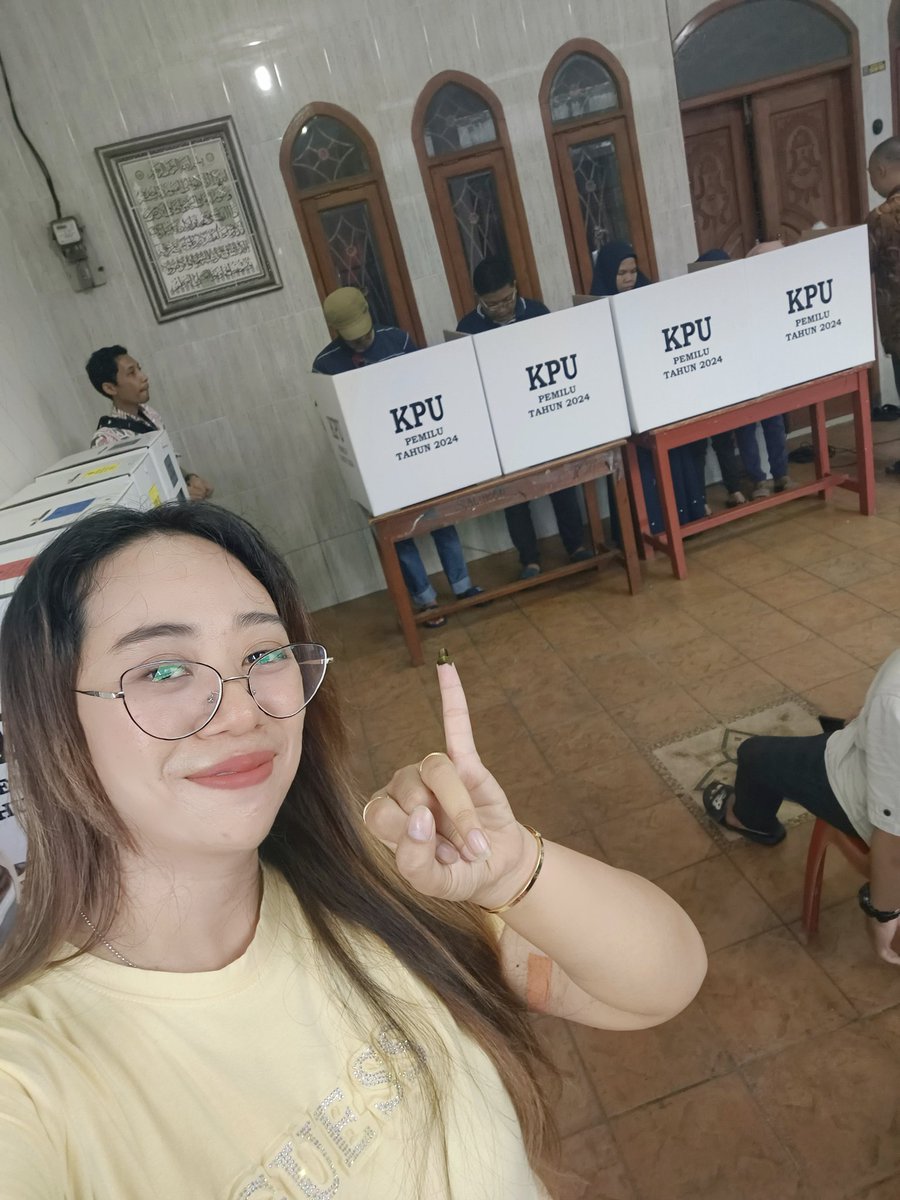 rikavia30's tweet photo. @traveloka Rencana liburan ku bareng org tersayang adalah Staycation . Pengen di daerah puncak . Sambil menikmati suasana dingin trus kita makan yg anget2 aduhh duhhhh . Endul bgt kayaknya   trus bisa ke tempat rekreasi untuk anak2 disaerah sana .. #NyoblosBarengTraveloka https://t.co/Vfie0EK8uA