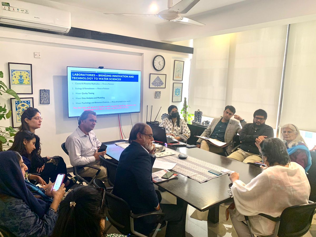 <a href="/HisaarF/">Hisaar Foundation</a> hosted a roundtable with journalists to discuss the pivotal role that #water plays in food security, #climate action and Pakistan's economy. The time is now to bring water back to climate discourse. 
<a href="/afiasalam/">afia salam</a> <a href="/simisadafkamal/">Simi Kamal  سیمیں کمال</a> <a href="/starlinkspr/">STARLINKS</a>