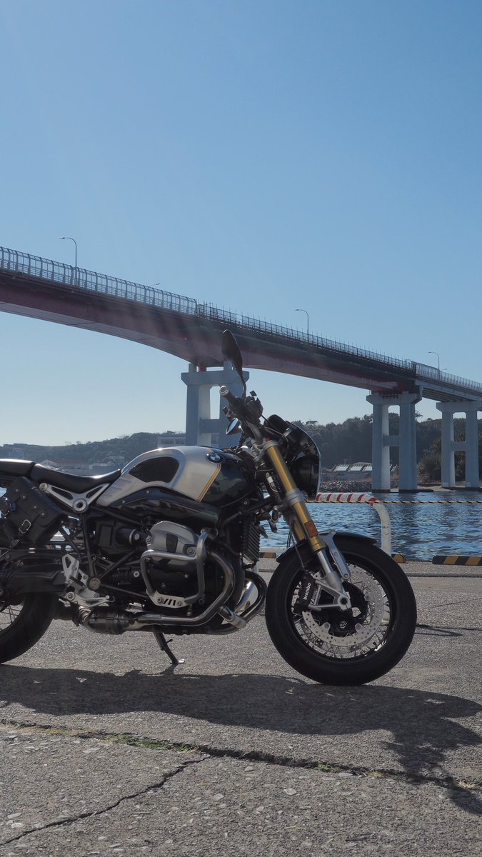 Michi401248121's tweet image. 今日は暑いくらいでした。
三浦半島はもう桜が咲いています。
今日は一眼で撮りました。
#EM5
#三浦半島 
#rninet