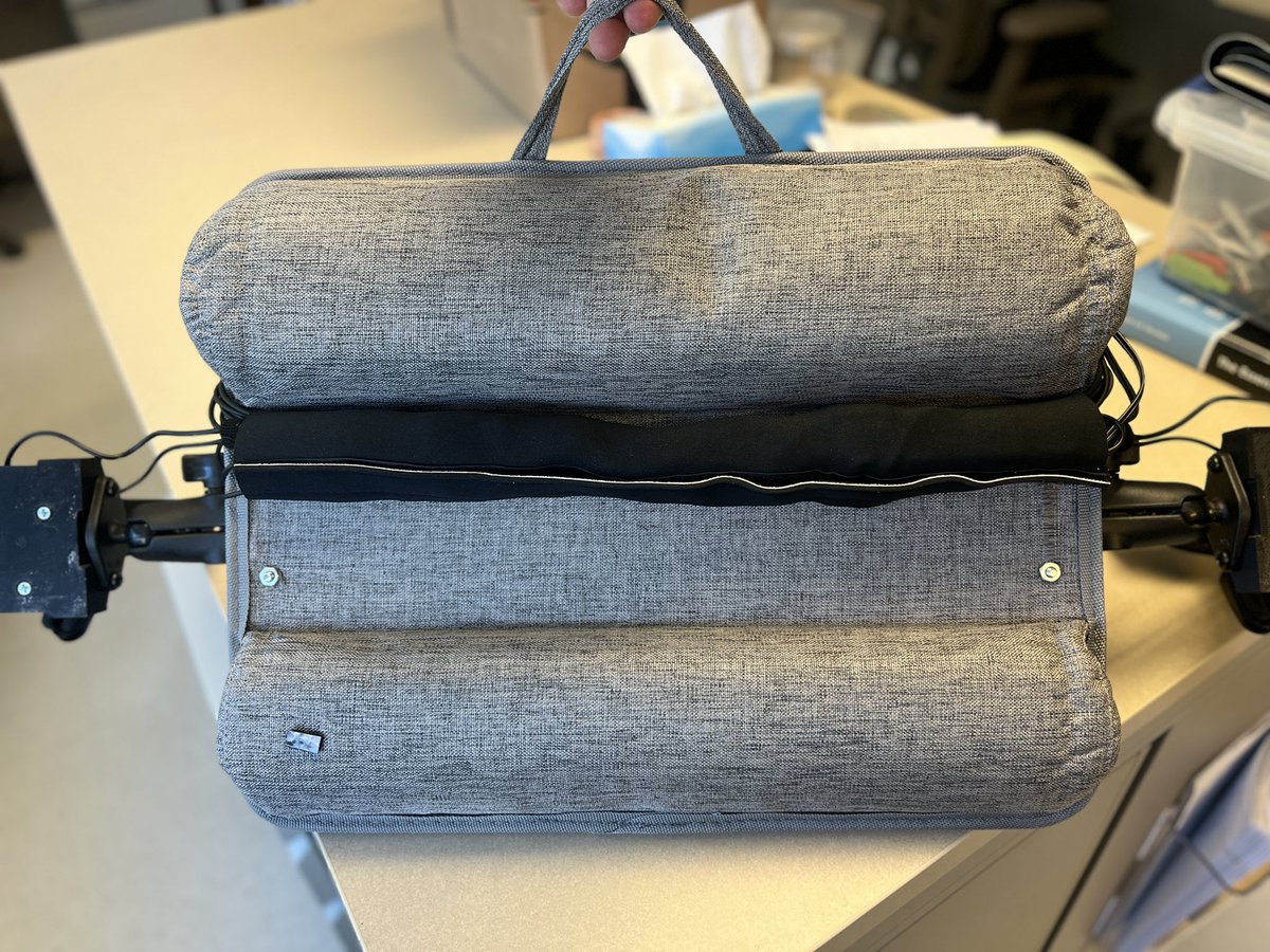 DanielleCTRS's tweet image. Posting cause I think it’s pretty. I think it’s important to give my patients a controller that they can be proud of and is easy on the eyes. Cord management is a crucial learning curve to building these setups! #xboxadaptivecontroller @MSFTEnable @Xbox #soeveryonecangame